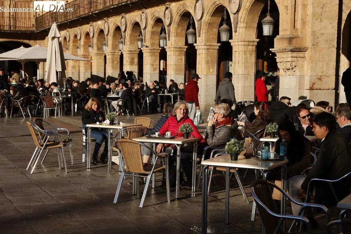 Salamanca disfruta del sol de la tarde y 'se olvida' de la nieve | FOTOS: David Sañudo 