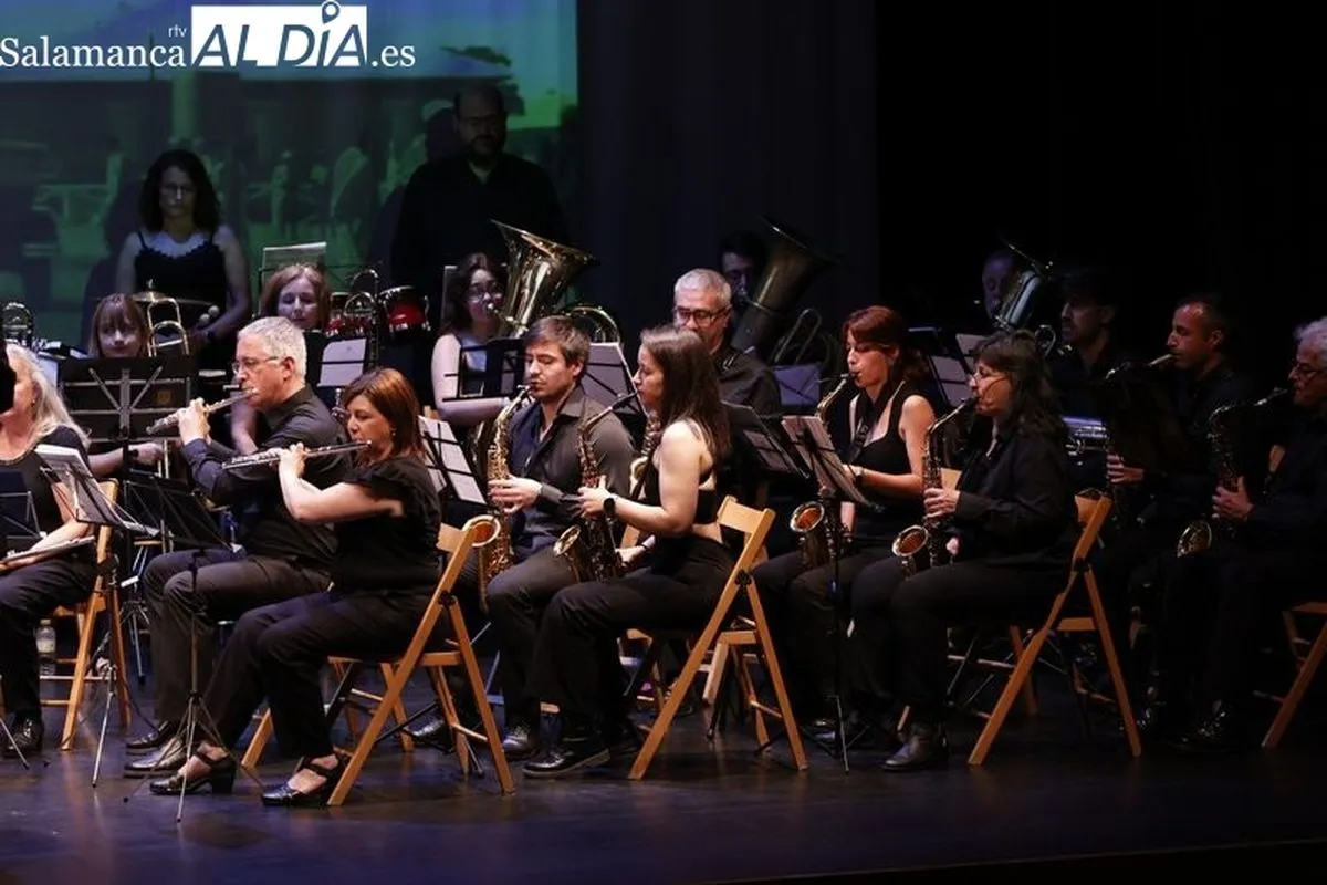 Domingo, 13 de abril  20:00 h. Concierto de marchas de Semana Santa con la Banda de Música Tomás Bretón.