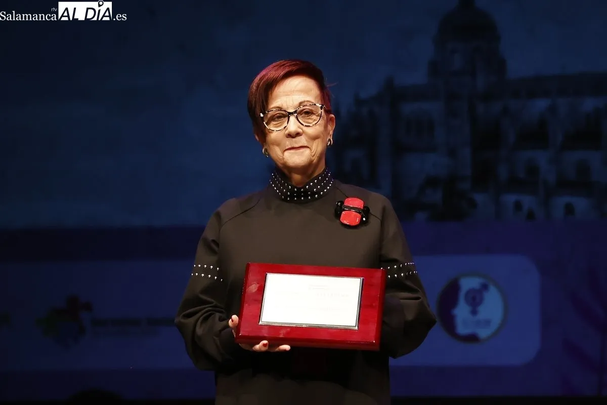 Gala de reconocimiento a tres mujeres referentes en Salamanca por el 8-M | FOTOS: David Sañudo 
