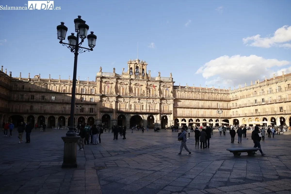 Salamanca disfruta del sol de la tarde y 'se olvida' de la nieve | FOTOS: David Sañudo 