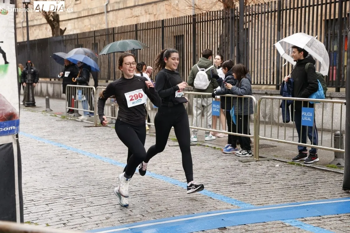 El frío y la nieve no frenan la participación en la IV Carrera Solidaria Colegio Maestro Ávila | FOTOS: David Sañudo 