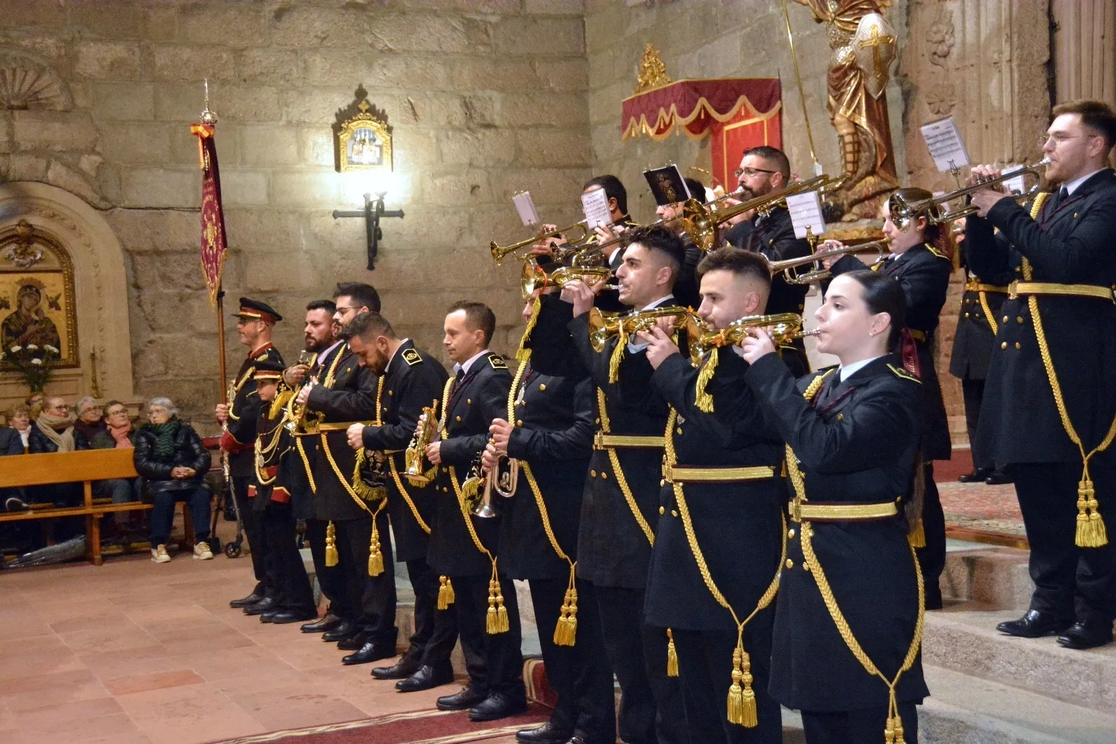 Foto 6 - Emociones y musica, juntos en el II Concierto &lsquo;Pe&ntilde;aranda de Pasi&oacute;n&rsquo; con el que la Banda de Cornetas y Tambores celebra sus 70 a&ntilde;os