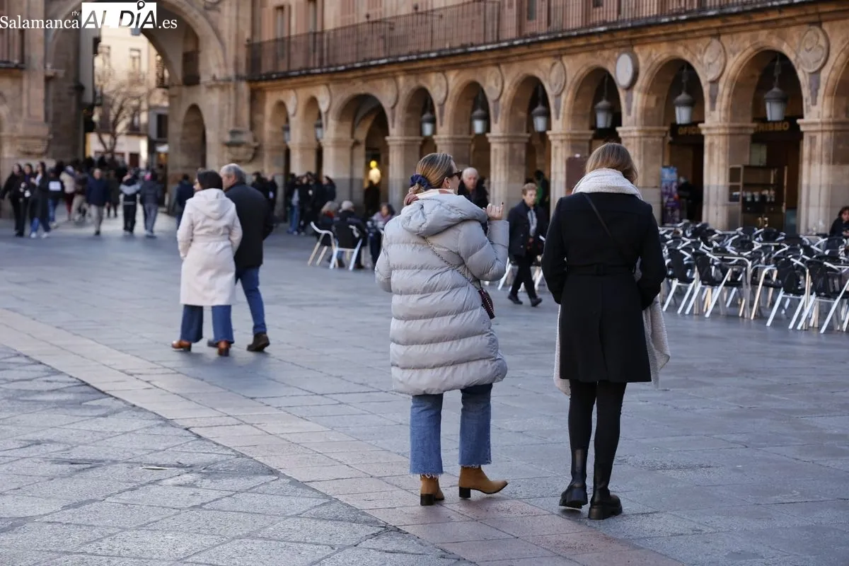 Salamanca disfruta del sol de la tarde y 'se olvida' de la nieve | FOTOS: David Sañudo 