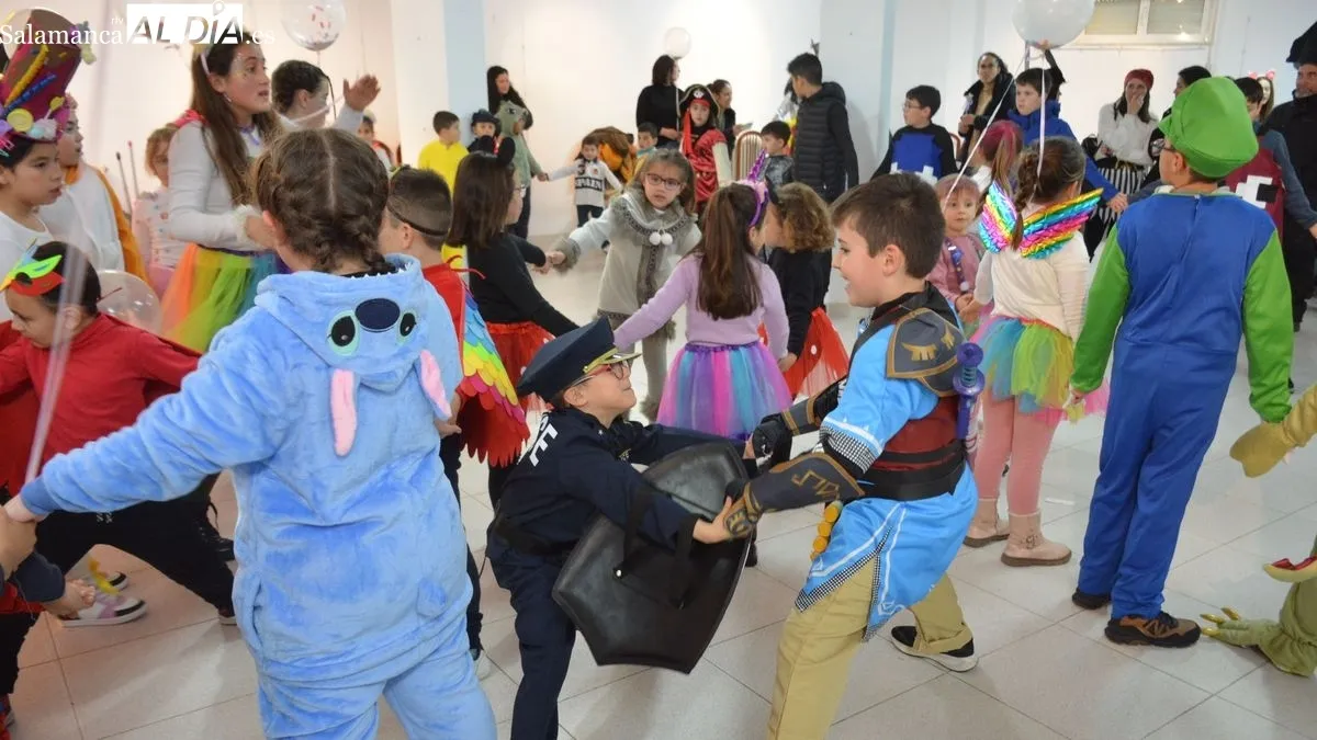 Foto 3 - Una divertida fiesta infantil despide el Carnaval en Lumbrales