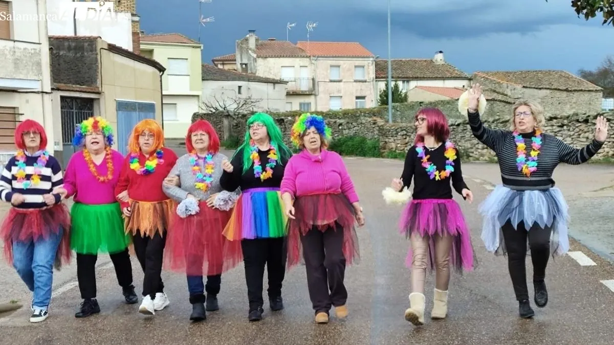 Foto 2 - Sobradillo celebra los carnavales con disfraces y comidas comunitarias