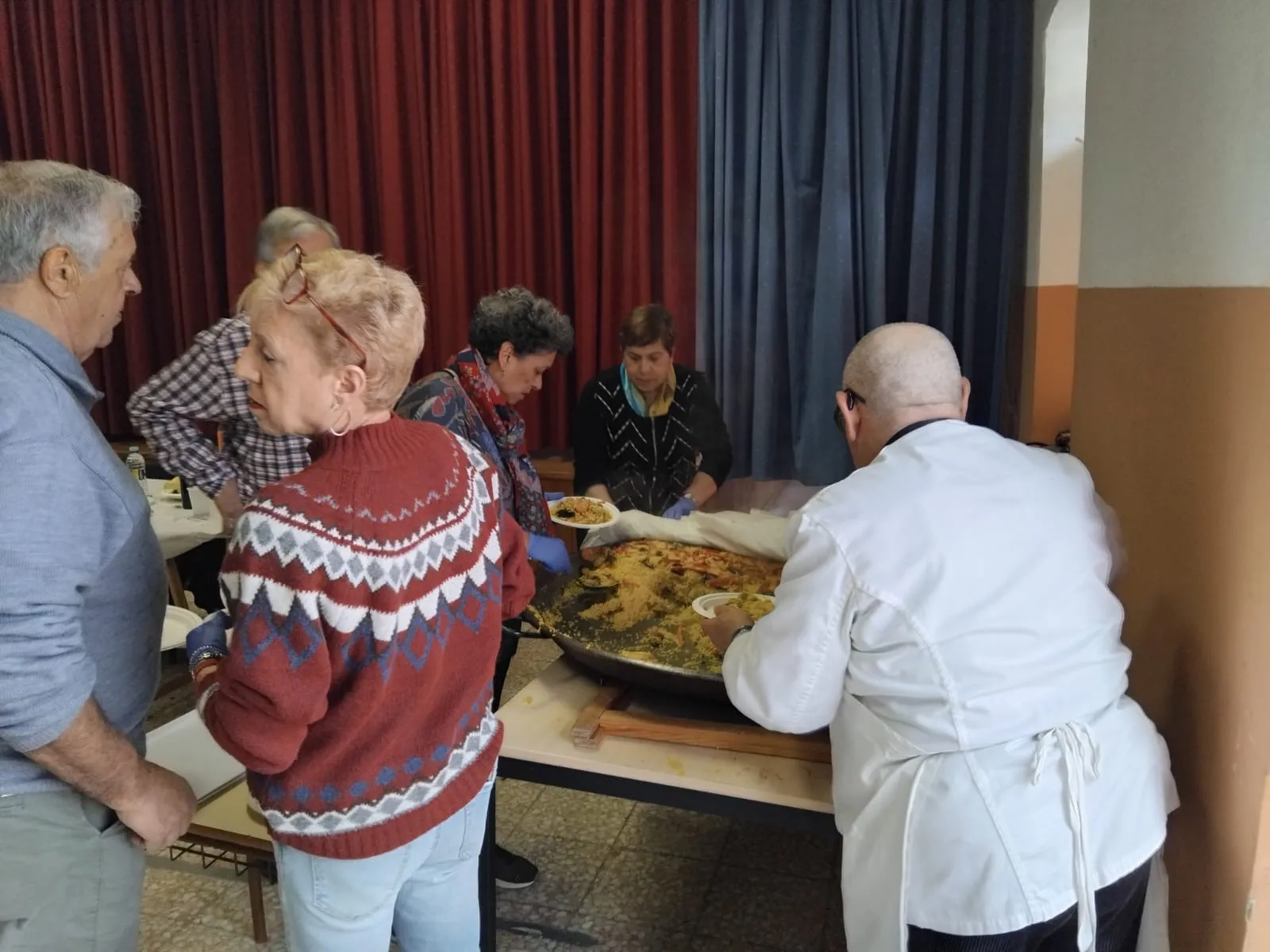 Foto 7 - M&aacute;s de 130 personas se re&uacute;nen en Cantalpino para celebrar el D&iacute;a del Padre gracias a la asociaci&oacute;n de mayores
