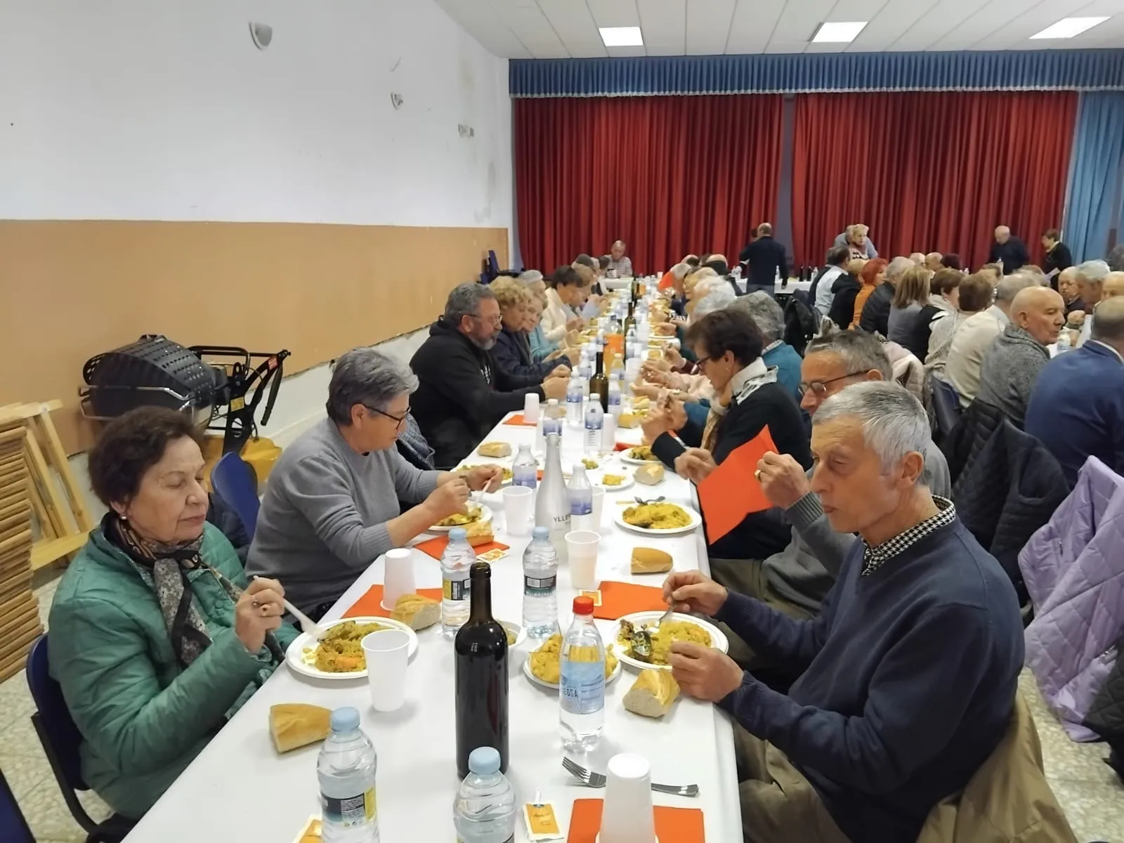 Foto 11 - M&aacute;s de 130 personas se re&uacute;nen en Cantalpino para celebrar el D&iacute;a del Padre gracias a la asociaci&oacute;n de mayores