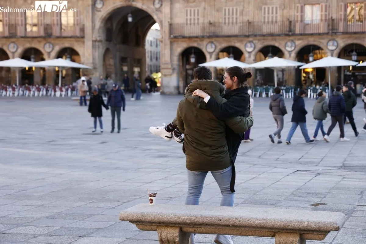 Salamanca disfruta del sol de la tarde y 'se olvida' de la nieve | FOTOS: David Sañudo 