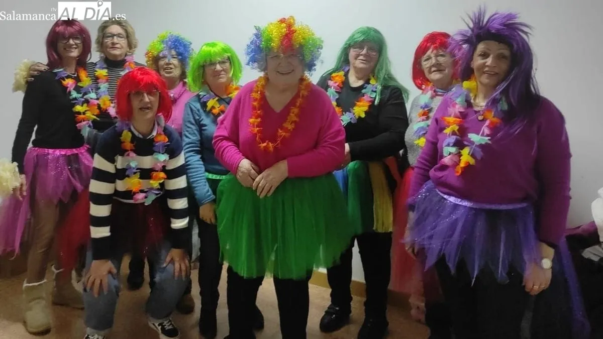Las 'Águedas' lucieron sus disfraces por las calles del pueblo