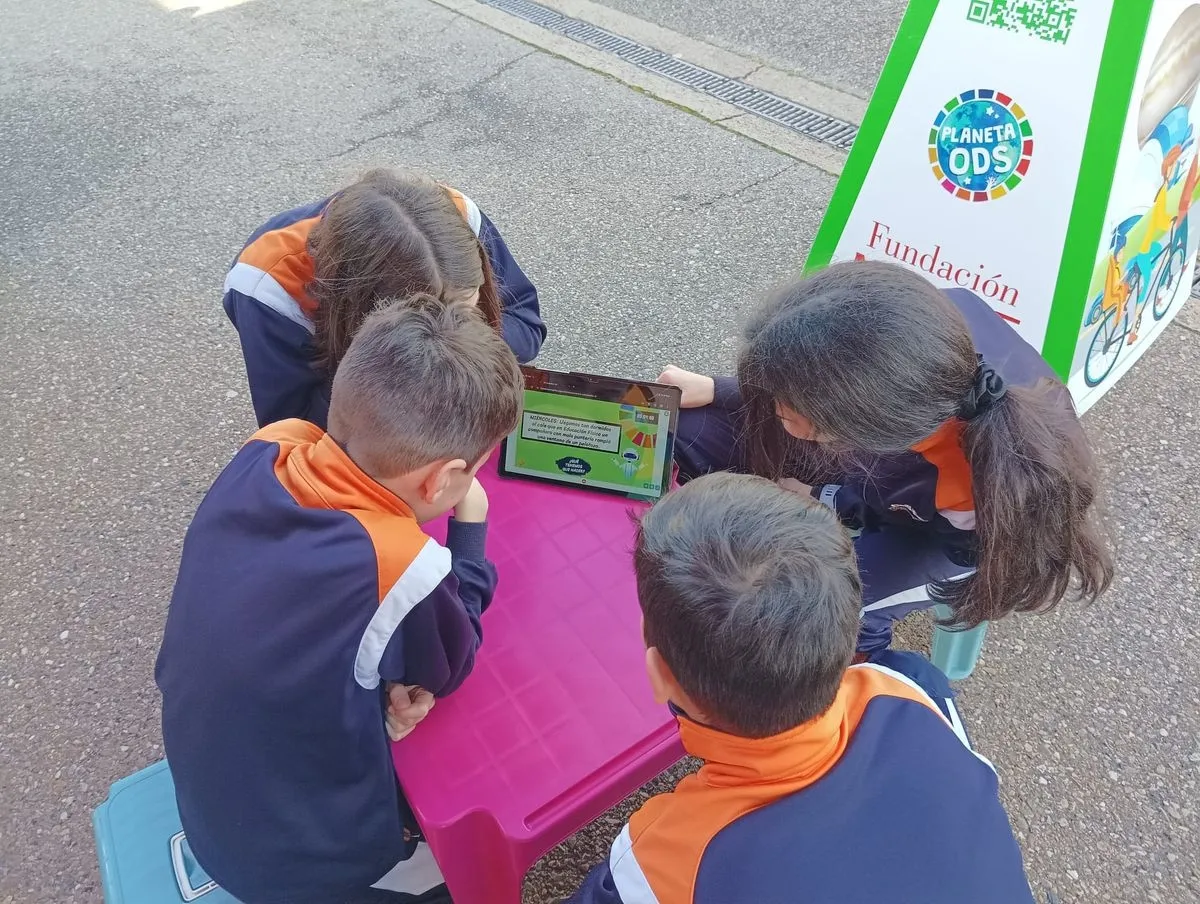 Foto 9 - La 'Caravana Planea ODS' hace parada en el colegio Antonio Machado de Salamanca (Fotos)