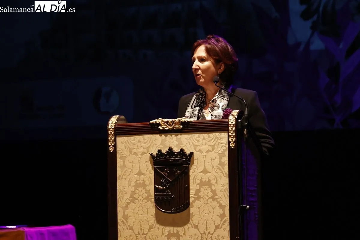 Gala de reconocimiento a tres mujeres referentes en Salamanca por el 8-M | FOTOS: David Sañudo 