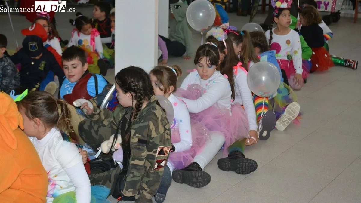 La fiesta se ha celebrado en la sala de la planta baja del hogar del jubilado