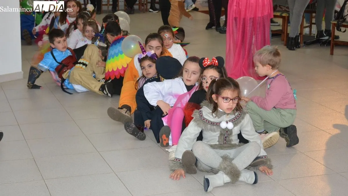 La fiesta se ha celebrado en la sala de la planta baja del hogar del jubilado