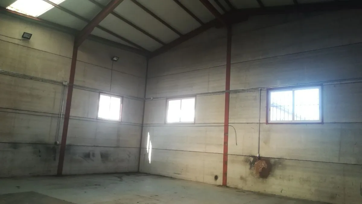 Foto 2 - Oportunidad de negocio en Salamanca: se alquila o se vende una nave de uso industrial