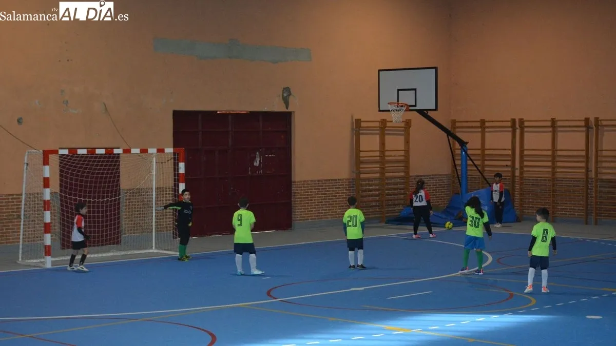El partido se jugó en el polideportivo municipal de Lumbrales