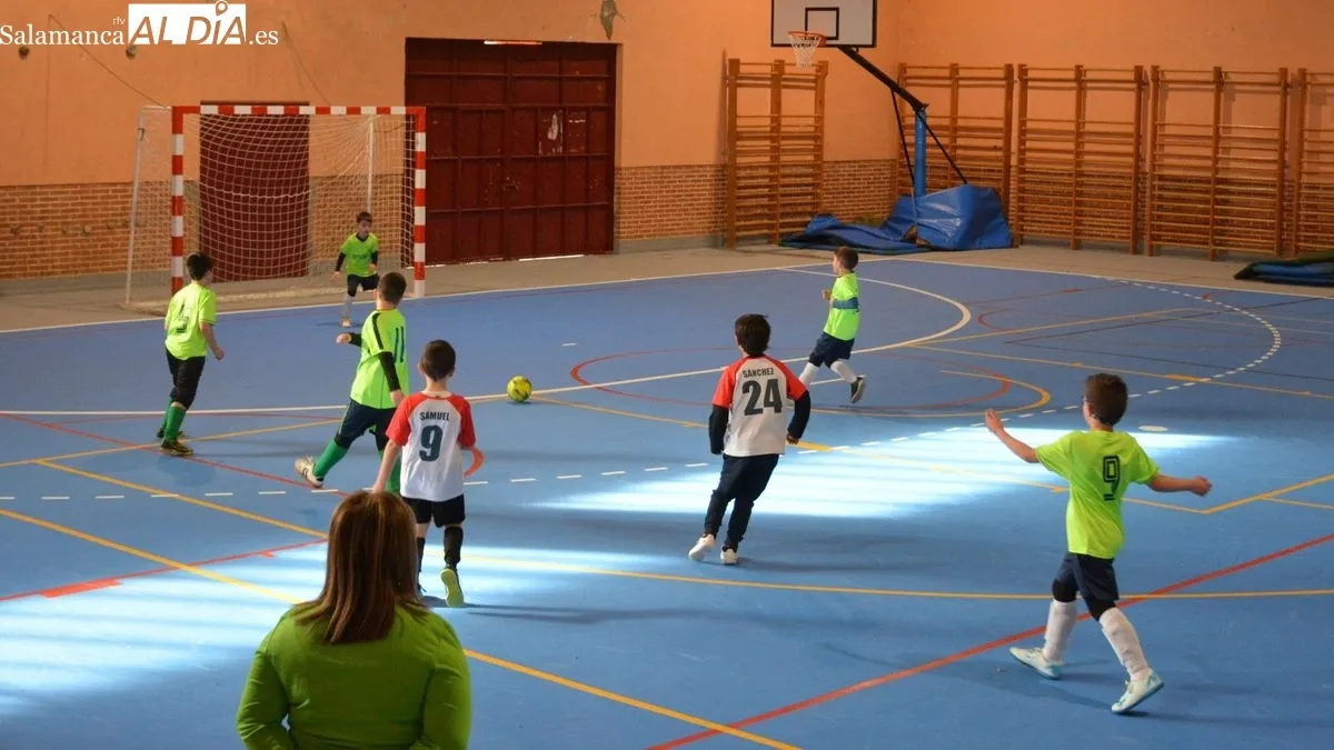 El partido se jugó en el polideportivo municipal de Lumbrales