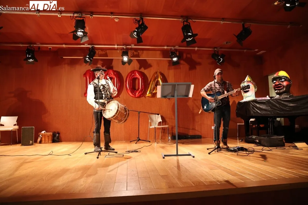 Salamanca disfruta de la música más tradicional con los hermanos Carlos y Ángel Rufino de Haro | FOTOS: David Sañudo 