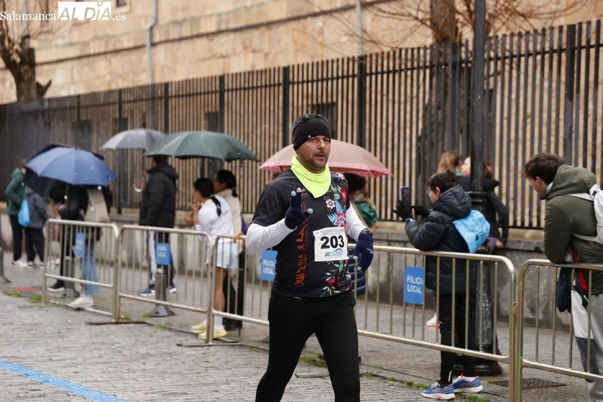 El frío y la nieve no frenan la participación en la IV Carrera Solidaria Colegio Maestro Ávila | FOTOS: David Sañudo 