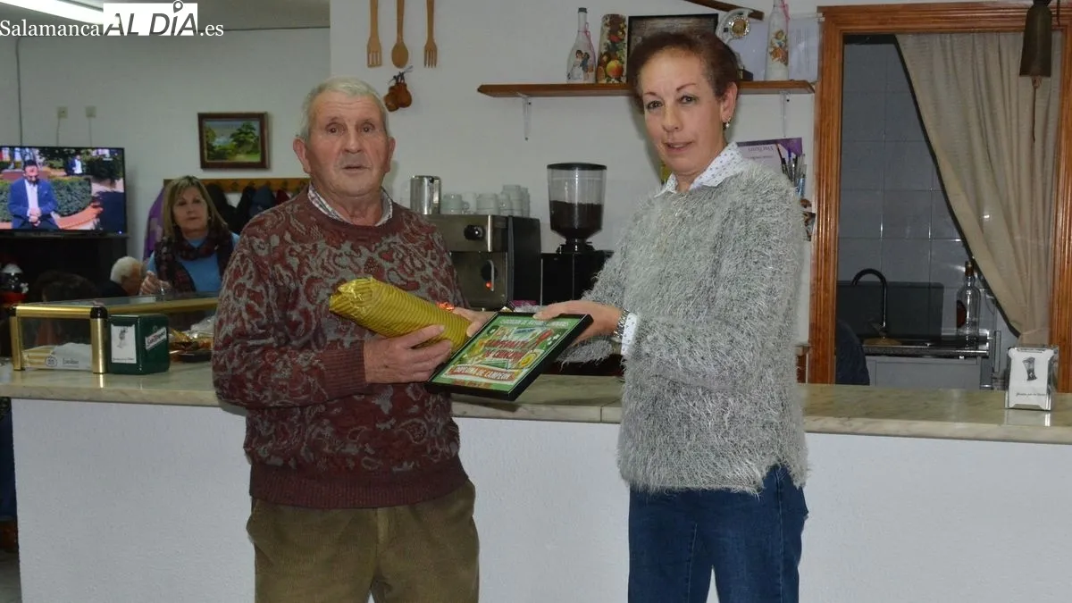 Campeón y subcampeona del torneo de chichón 