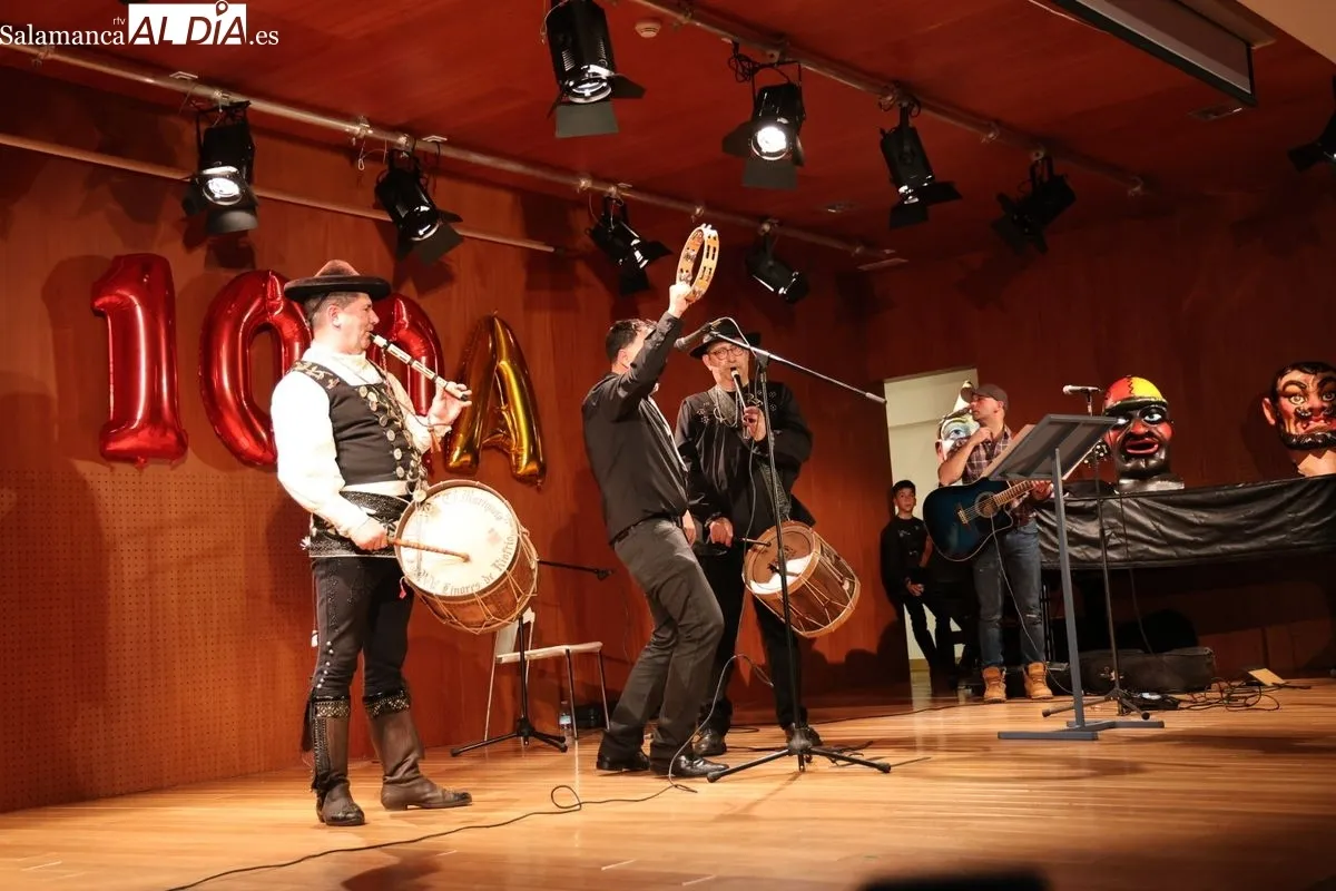 Salamanca disfruta de la música más tradicional con los hermanos Carlos y Ángel Rufino de Haro | FOTOS: David Sañudo 