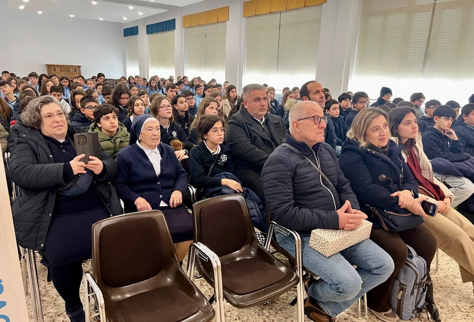 Foto 10 - El Colegio La Encarnaci&oacute;n celebra un encuentro con el centro escolar San Vicente de Paul de Lisboa basado en cooperaci&oacute;n y futuro 