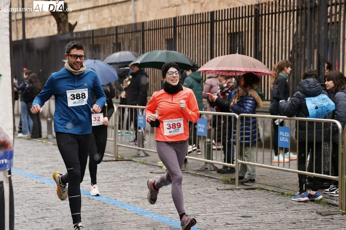 El frío y la nieve no frenan la participación en la IV Carrera Solidaria Colegio Maestro Ávila | FOTOS: David Sañudo 