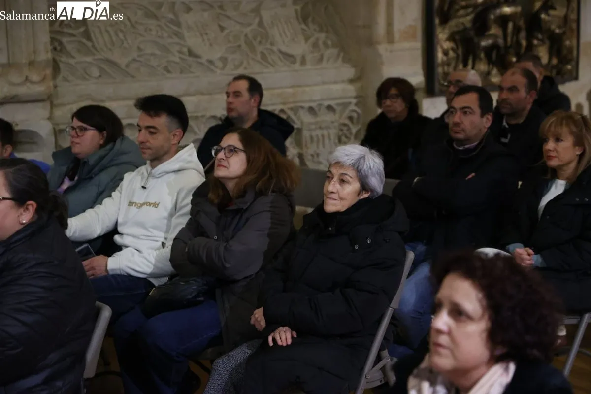 La Real Cofradía de Cristo Yacente presenta el número 44 de la revista Cruz de Guía | FOTOS: David Sañudo 