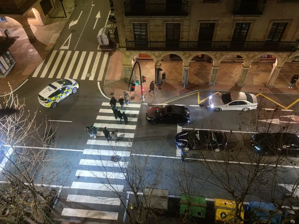 Imágenes de la Gran Vía durante las carreras ilegales de la noche del viernes