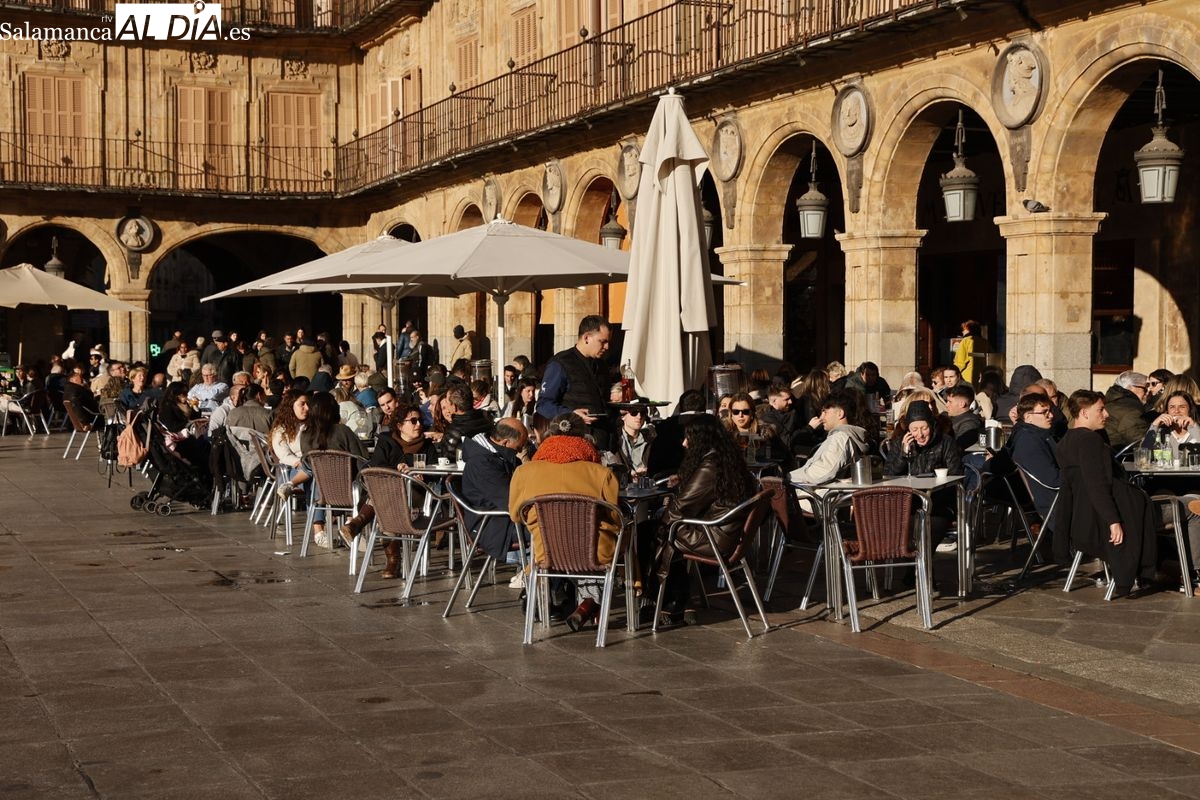 FOTOS | Salamanca disfruta del sol de la tarde y se olvida de la nieve