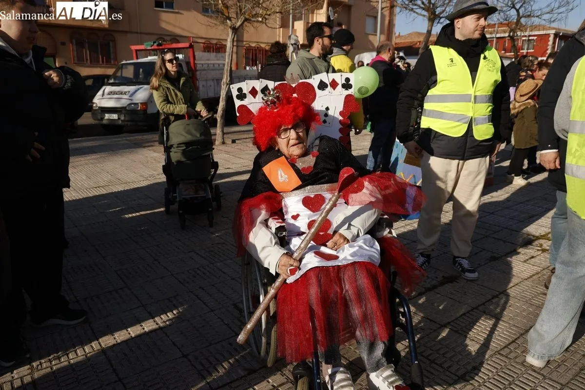 Los vecinos de El Rollo-Puente Ladrillo disfrutan del Carnaval | FOTOS: David Sañudo 