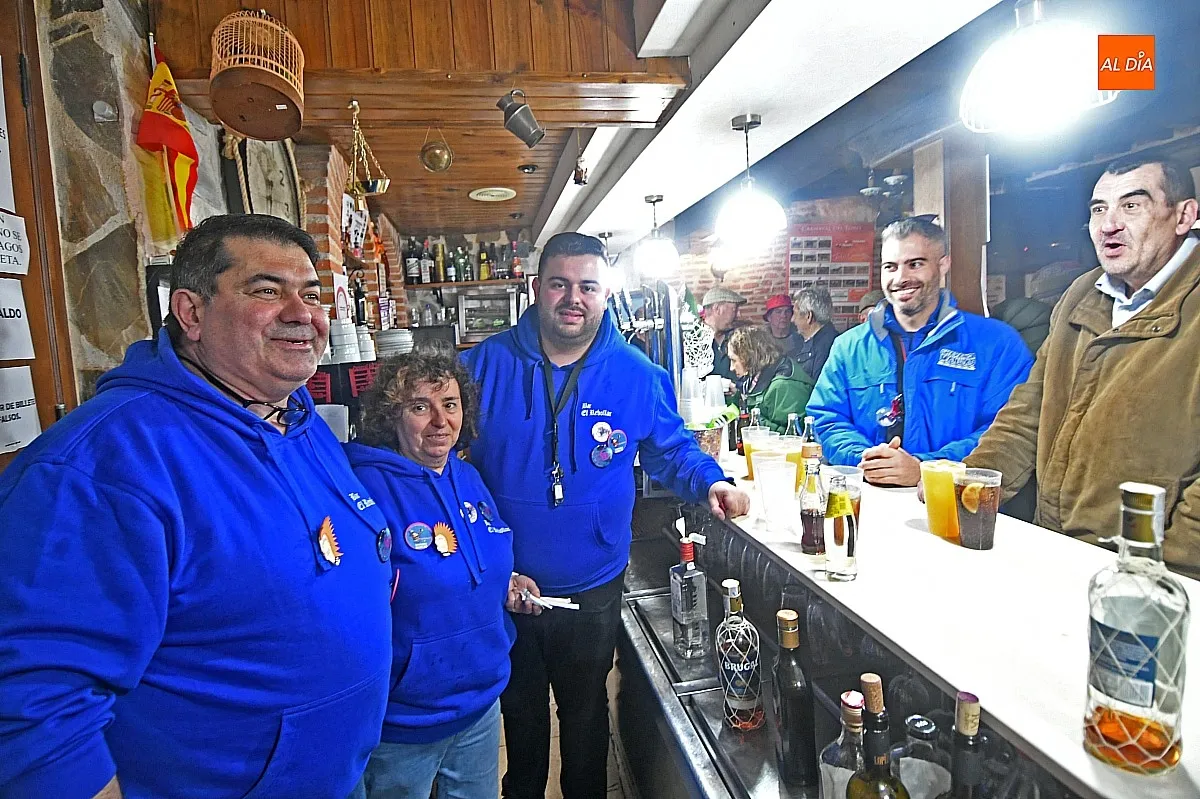 Bares y clientes despiden el Carnaval 2025 / Fotos: Adrián M.Pastor 