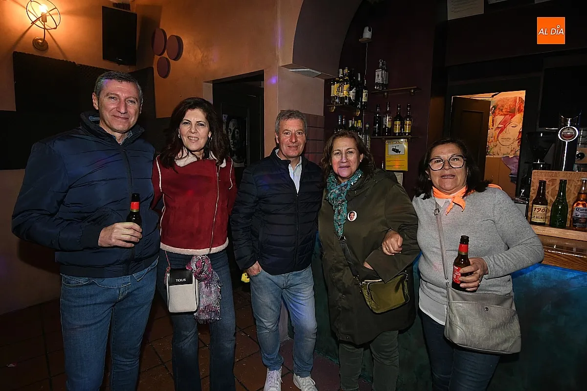 Bares y clientes despiden el Carnaval 2025 / Fotos: Adrián M.Pastor 