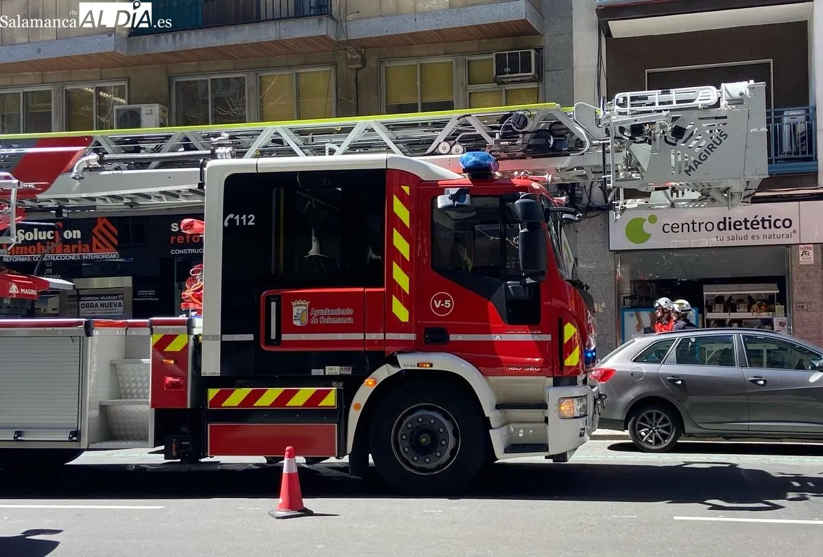 Despliegue de los Bomberos en Torres Villarroel. Foto de Vanesa Martins