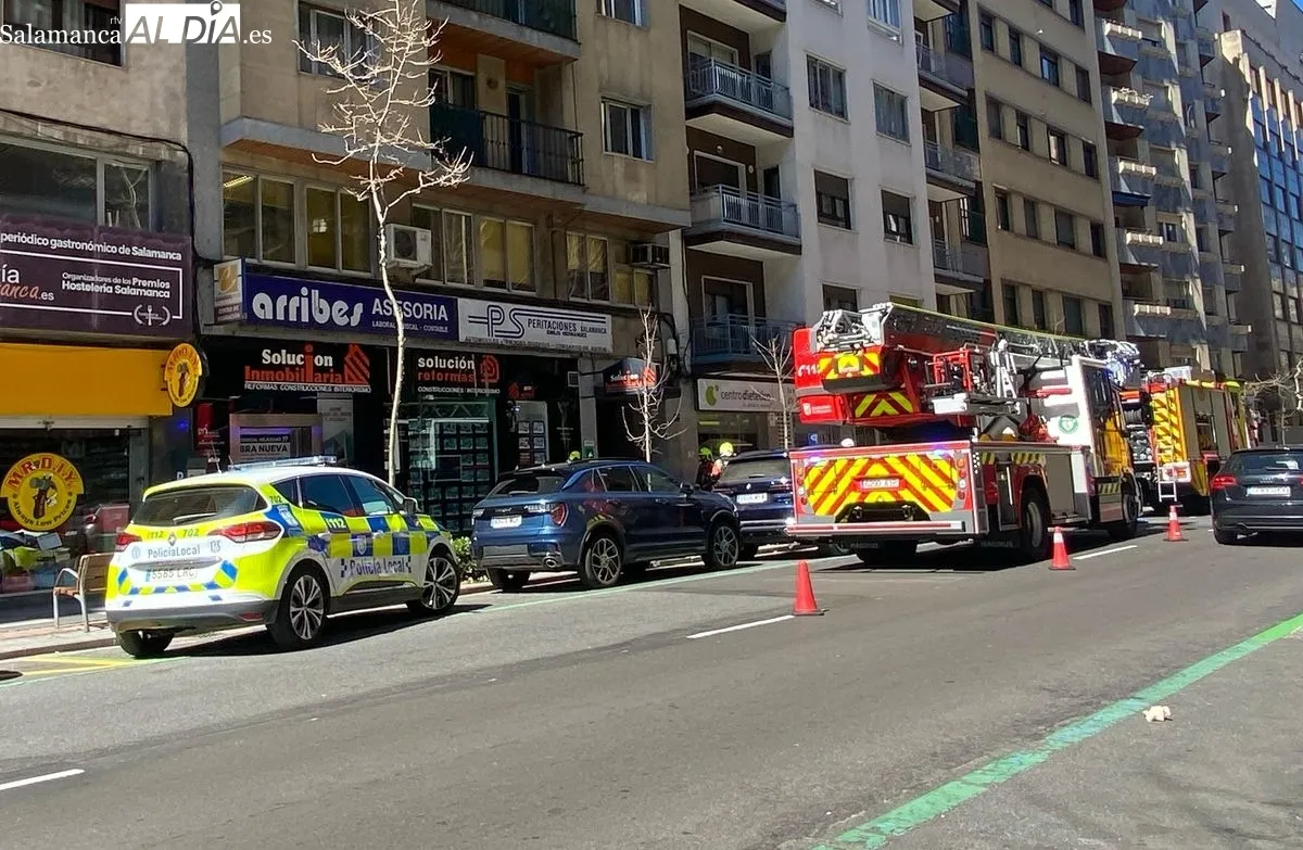Despliegue de los Bomberos en Torres Villarroel. Foto de Vanesa Martins