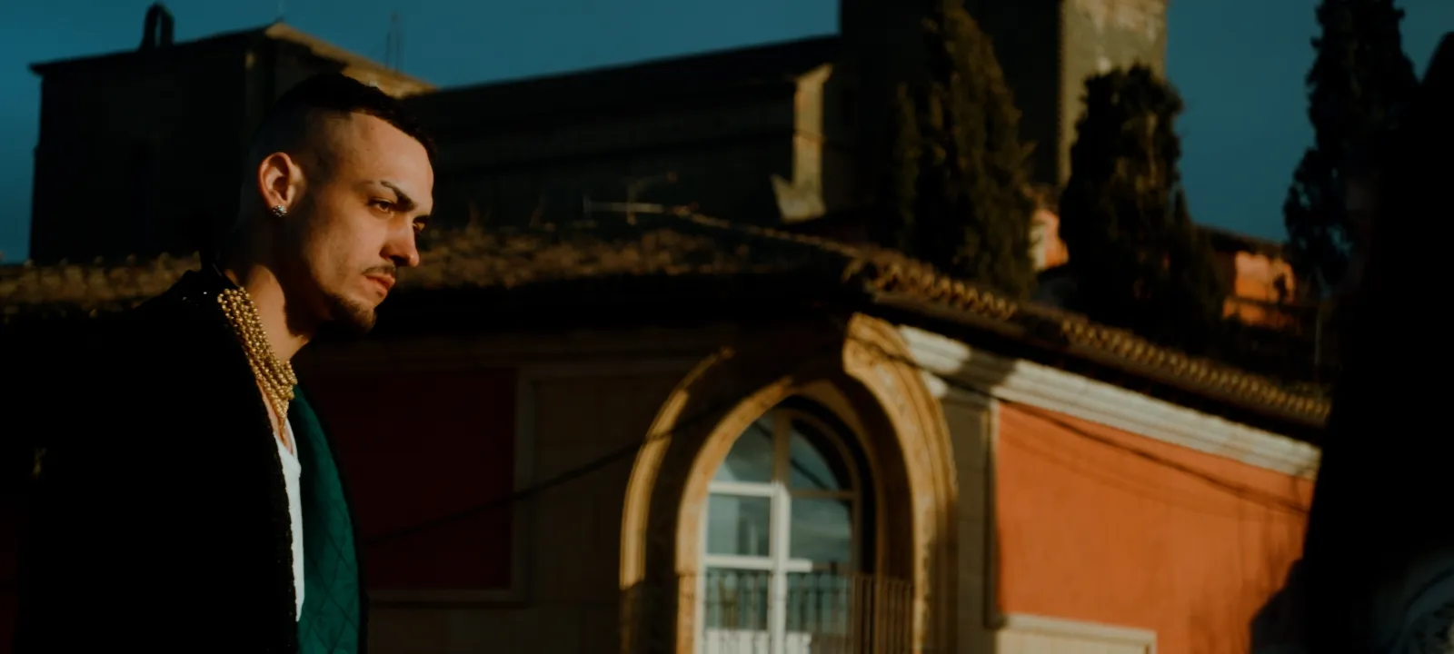 VÍDEO | Así es ‘La Clara’, el nuevo tema del salmantino Lemus