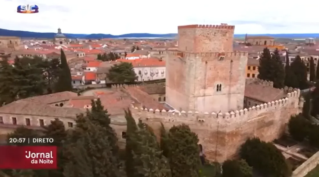 Foto 2 - La cadena portuguesa SIC emite un reportaje en torno al Castillo de Ciudad Rodrigo