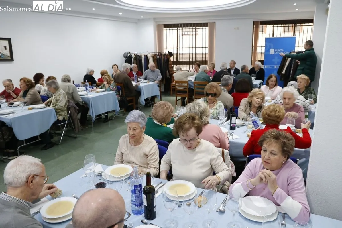 Comida para celebrar el Carnaval en el Centro Gallego de Salamanca