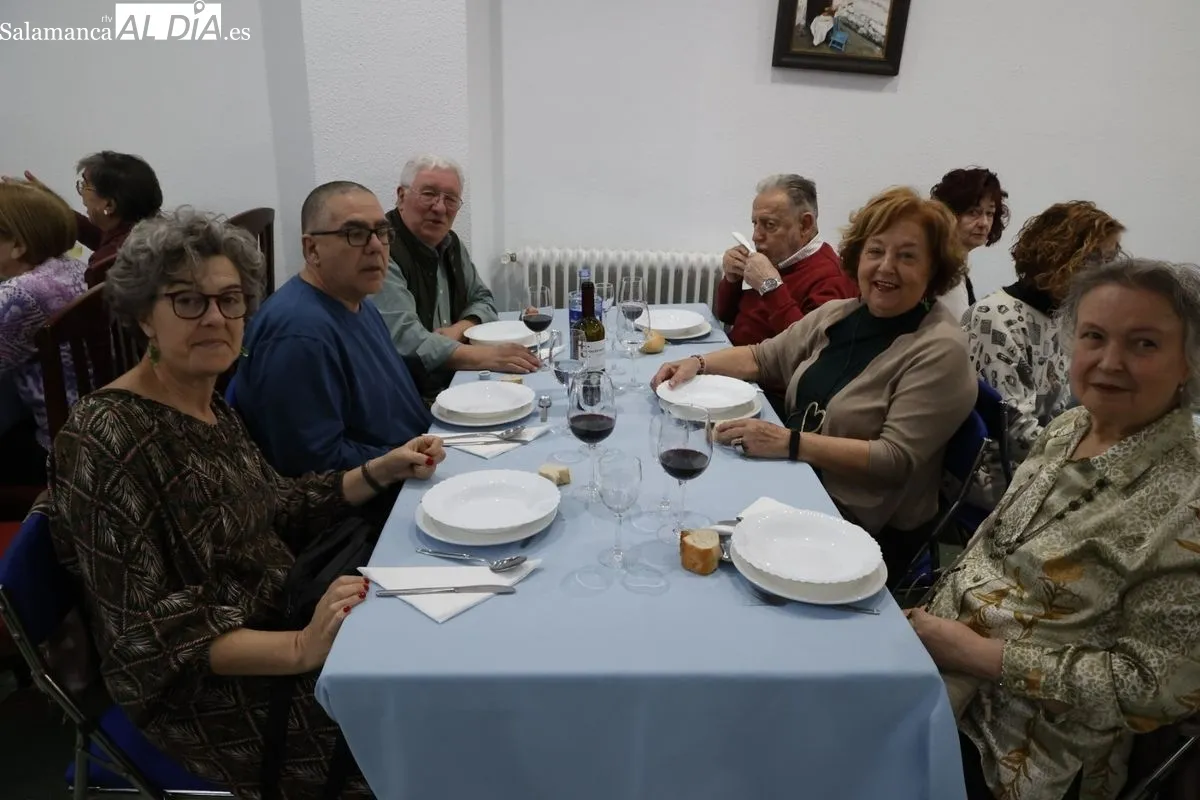 Comida para celebrar el Carnaval en el Centro Gallego de Salamanca