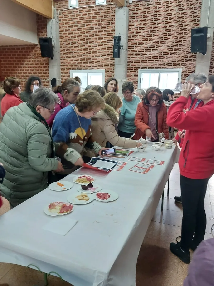 Charla sobre las legumbres impartida por Cruz Roja Vitigudino en El Cubo de Don Sancho / CORRAL 