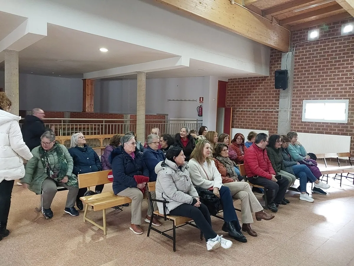 Charla sobre las legumbres impartida por Cruz Roja Vitigudino en El Cubo de Don Sancho / CORRAL 