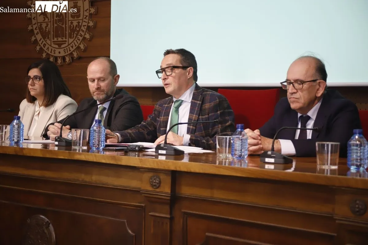 Presentación del ambicioso sistema de autoconsumo solar de la USAL que le permitirá ahorrar 250.000 euros anuales en su factura eléctrica