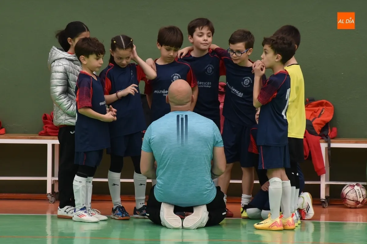 Foto 5 - El Benjam&iacute;n A del III Columnas se corona campe&oacute;n de los Juegos Escolares