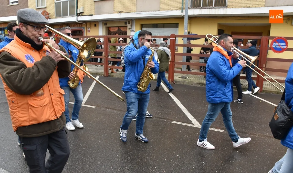 Foto 11 - Cristina Pedroche y Lalachus dan la Campanada en un Domingo con mucha m&uacute;sica en la calle
