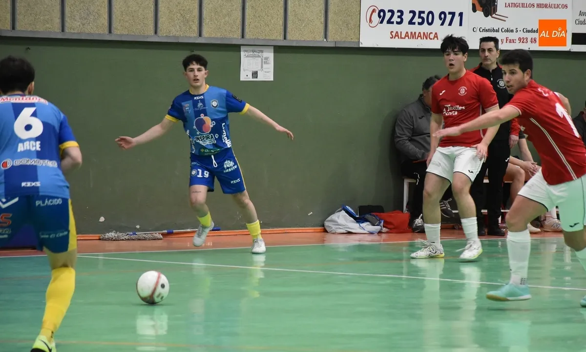 Foto 5 - El III Senior cae ante Villaquilambre en un duelo duro y parejo