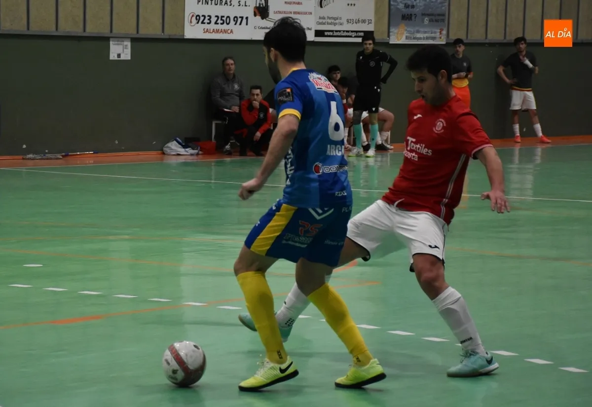 Foto 9 - El III Senior cae ante Villaquilambre en un duelo duro y parejo