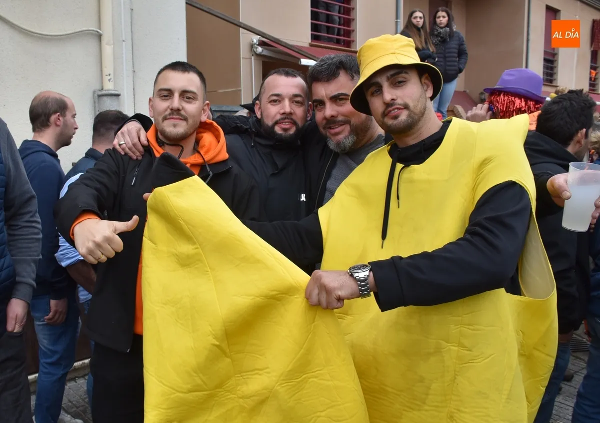 Foto 2 - Los Desperdigaos festejan sus 15 a&ntilde;os en una jornada marcada por los disfraces entre los mirobrigenses