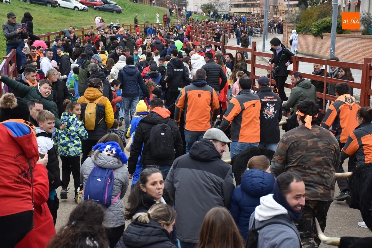 Foto 9 - Los m&aacute;s peque&ntilde;os se lo pasan en grande corriendo su propio encierro