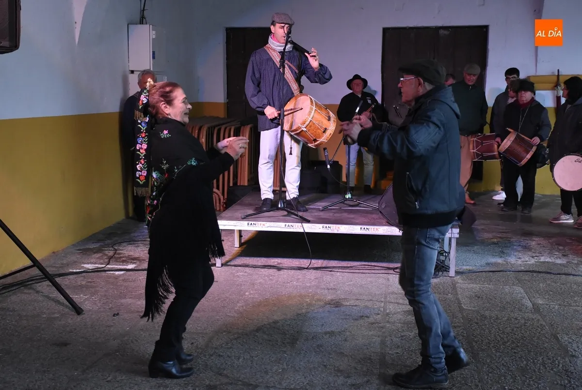 Foto 4 - El novedoso Encuentro de Tamborileros pone el broche a la Feria de Botijeros