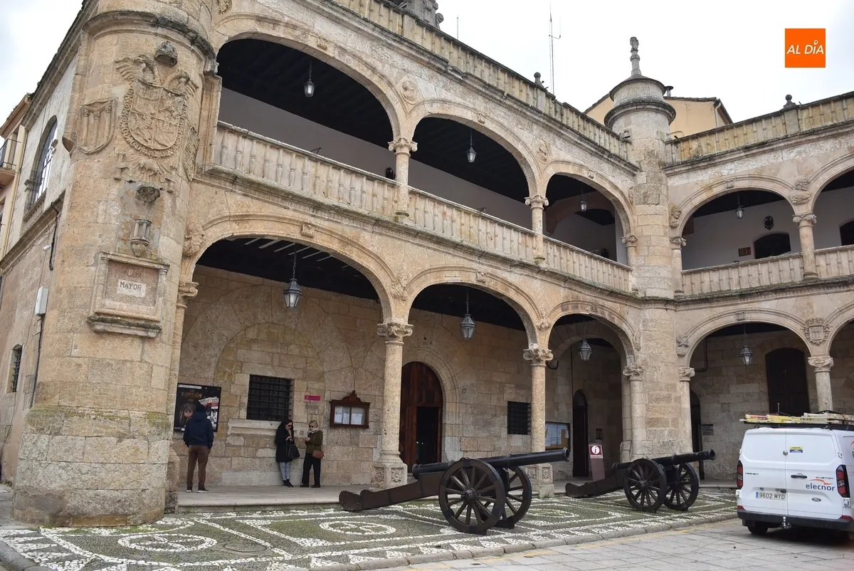 Foto 2 - El regreso de los ca&ntilde;ones culmina la vuelta a la normalidad de la Plaza Mayor