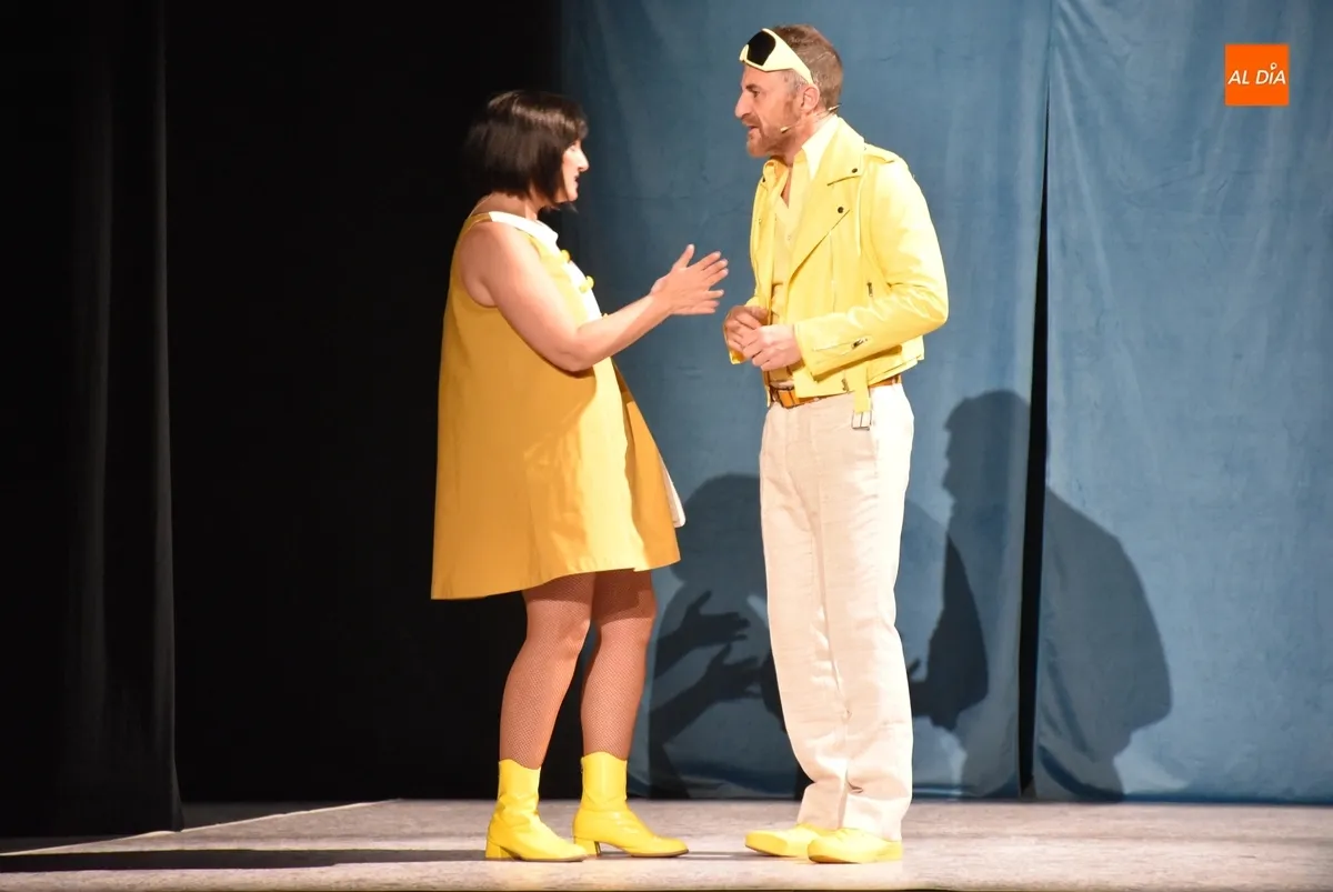 Foto 10 - El divertido viaje de Los Absurdos Teatro al &lsquo;Paralelo 38&rsquo; abre el semestre esc&eacute;nico en Mir&oacute;briga